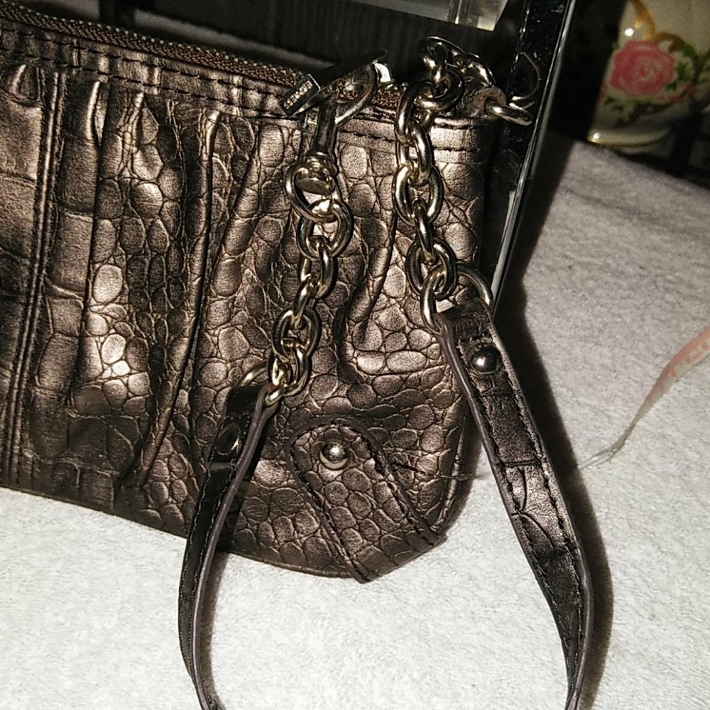 Express Wristlet - Picture 6 of 8